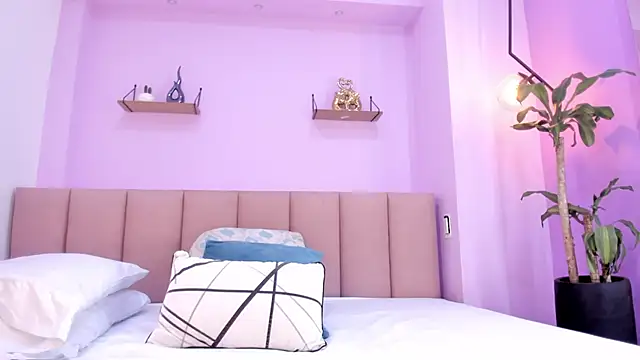 sam doll  online show from 04/06/26, 07:15