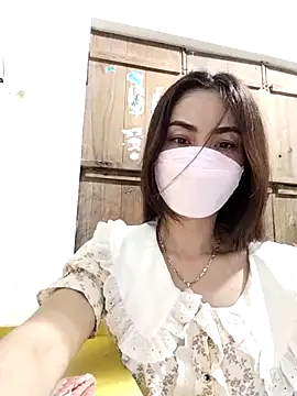 Baby-sexytits2026 online show from 04/10/26, 11:15