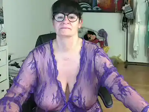 Sylly online show from 01/31/25, 08:22