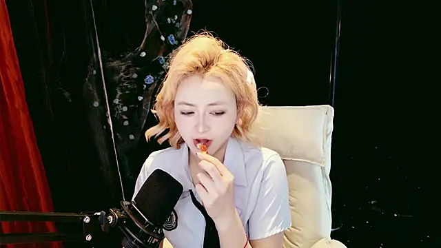 Lady-Mia777 online show from 02/11/26, 12:32