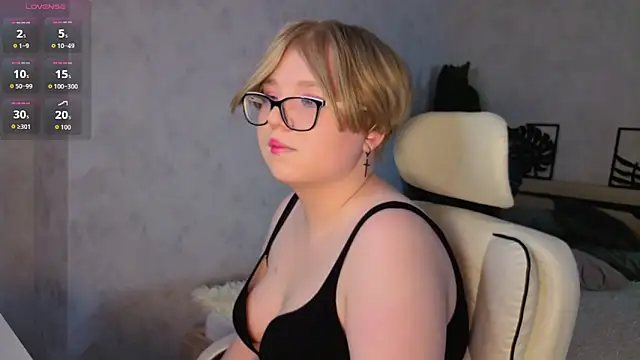 Lauraaa Smith online show from 03/07/26, 09:17