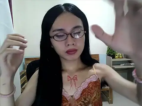Snapshot of devine_goddess chatting on 07/21/26, 05:26 devine goddess online show from 07/21/26, 05:26