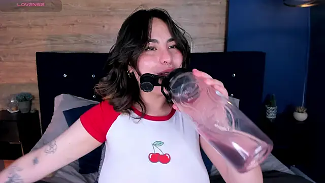 Kennya Rodriguez online show from 03/04/25, 08:02