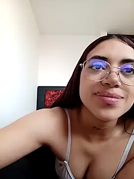 Snapshot of _ValentinaX_ chatting on 03/04/26, 11:38 ValentinaX online show from 03/04/26, 11:38