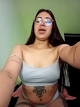 Snapshot of _ValentinaX_ chatting on 03/05/26, 11:39 ValentinaX online show from 03/05/26, 11:39