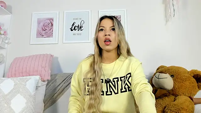 Mia Rosee1 online show from 02/23/26, 11:24