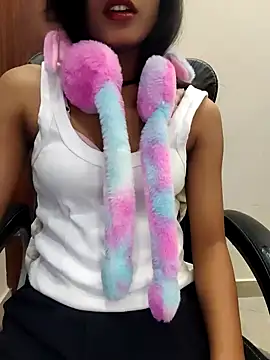 Snapshot of -Sapna001 chatting on 02/15/26, 07:43 -Sapna001 online show from 02/15/26, 07:43