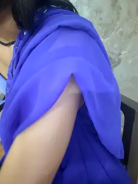 Snapshot of -Sapna001 chatting on 06/18/26, 04:22 -Sapna001 online show from 06/18/26, 04:22