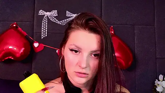 Vixsariaaa online show from 02/17/26, 04:46