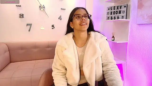 Luna Millers online show from 02/11/26, 03:33