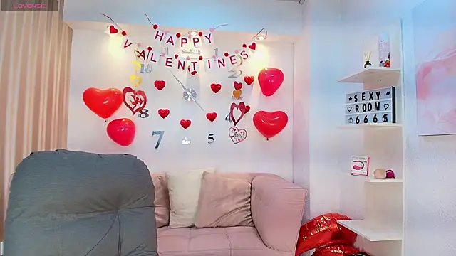 Luna Millers online show from 02/19/26, 04:08