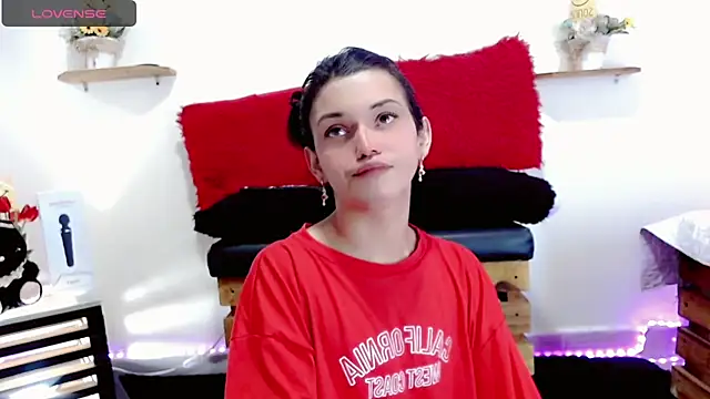 NathalialLooes online show from 02/15/26, 08:49