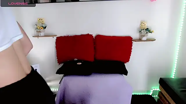 NathalialLooes online show from 02/22/26, 09:57