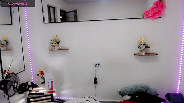 NathalialLooes online show from 03/02/26, 05:08