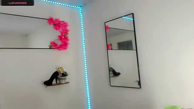 NathalialLooes online show from 04/17/26, 05:10