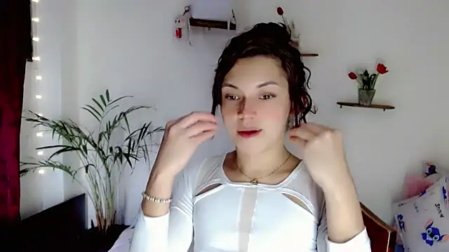 NathalialLooes online show from 06/23/26, 09:02