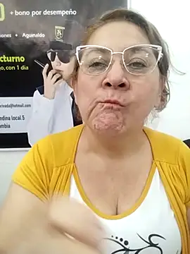Snapshot of JULIETA_21- chatting on 05/23/26, 01:37 JULIETA 21- online show from 05/23/26, 01:37