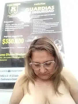 Snapshot of JULIETA_21- chatting on 06/17/26, 12:40 JULIETA 21- online show from 06/17/26, 12:40