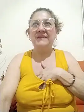 Snapshot of JULIETA_21- chatting on 06/30/26, 01:50 JULIETA 21- online show from 06/30/26, 01:50