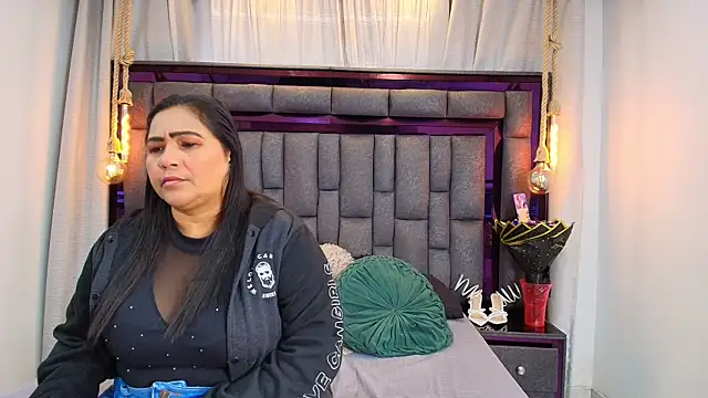 Karina Mendoza online show from 05/22/26, 12:00