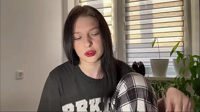 Sarahsolara online show from 02/19/26, 02:35