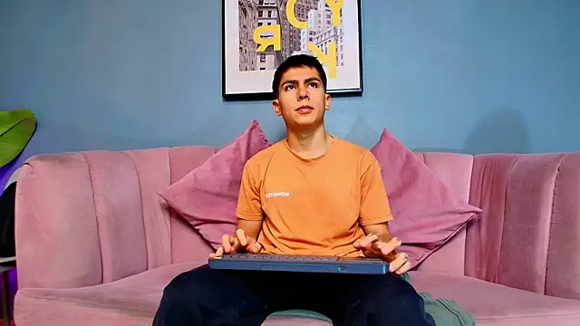 Aron pulse online show from 03/03/26, 01:17