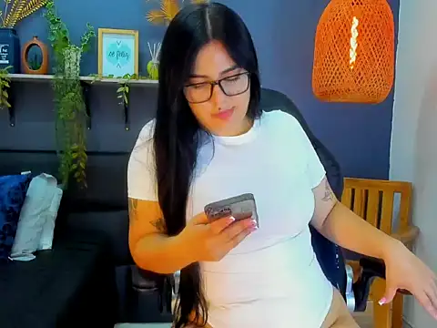 eliza pink24 online show from 02/02/26, 09:24