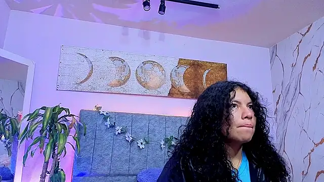 Zoe-yanin online show from 02/07/26, 11:36