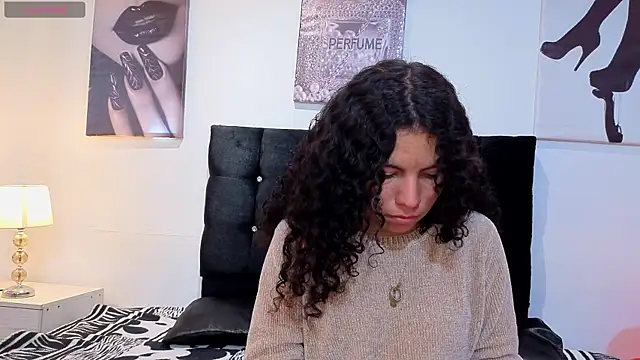 Zoe-yanin online show from 02/17/26, 07:20