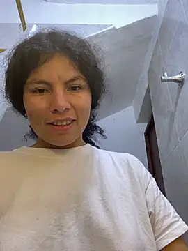 Zoe-yanin online show from 04/19/26, 04:17