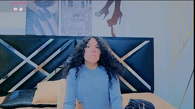 Zoe-yanin online show from 04/20/26, 06:53