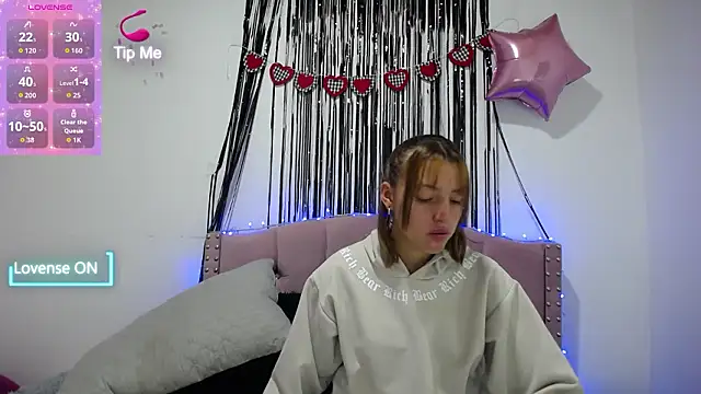 emily cooper pym online show from 03/05/26, 12:23