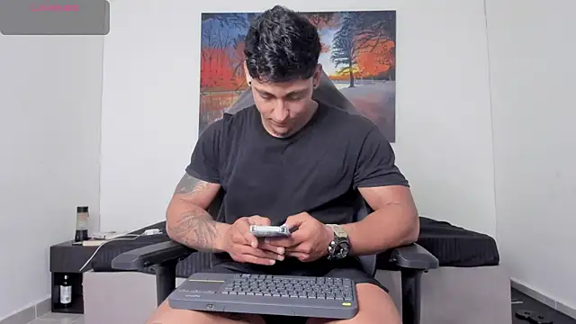 ryanwhite3 online show from 04/01/26, 12:55