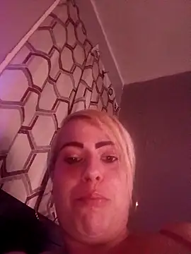 Shirley0810 online show from 04/15/26, 04:52