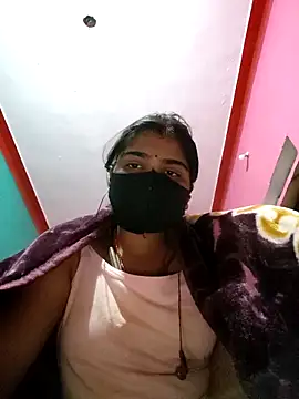 Snapshot of Divyanshi_hott chatting on 02/05/26, 05:17 Divyanshi hott online show from 02/05/26, 05:17
