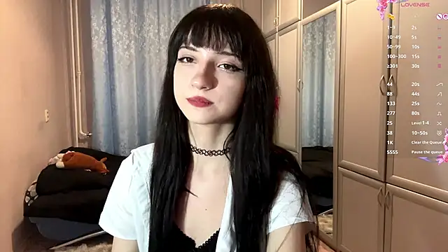 UrBabeLuna online show from 04/01/26, 04:04