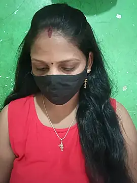Snapshot of Parul-009 chatting on 07/18/26, 05:33 Parul-009 online show from 07/18/26, 05:33