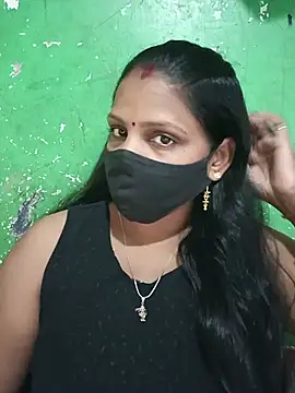 Snapshot of Parul-009 chatting on 07/22/26, 06:05 Parul-009 online show from 07/22/26, 06:05