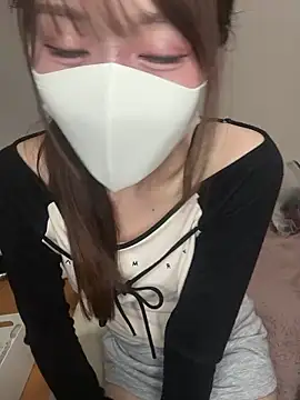 Snapshot of momo_mm chatting on 05/13/26, 12:57 momo mm online show from 05/13/26, 12:57