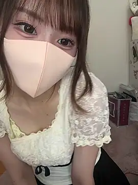 Snapshot of momo_mm chatting on 07/14/26, 02:05 momo mm online show from 07/14/26, 02:05