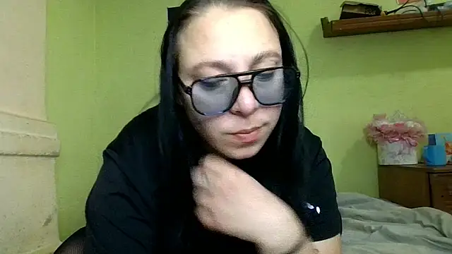 MillaSourety online show from 04/21/26, 07:03