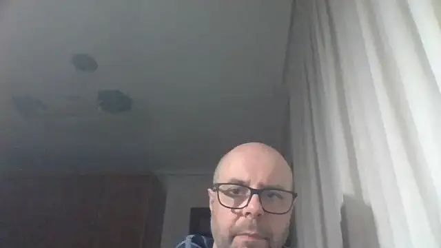 Snapshot of AlexRue chatting on 03/13/26, 07:42 AlexRue online show from 03/13/26, 07:42