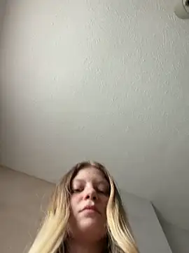 Snapshot of Paige_love chatting on 03/10/26, 01:05 Paige love online show from 03/10/26, 01:05