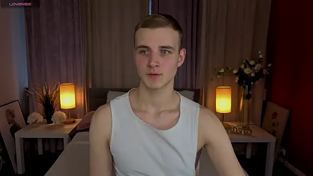 HereAlexColee online show from 02/18/26, 02:13