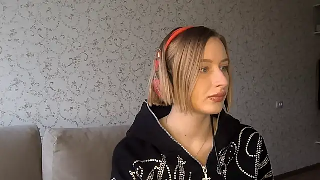 DeliciaBagnoli online show from 03/18/26, 02:20