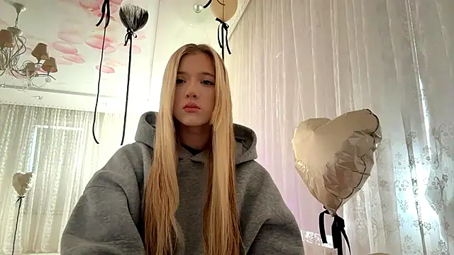 IvyArmbrister online show from 03/04/26, 02:34