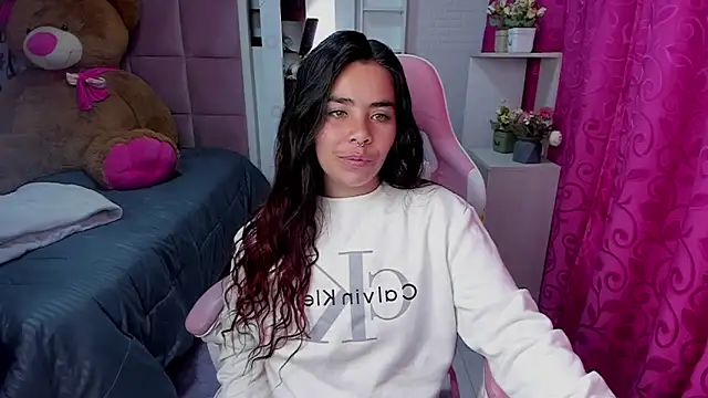 liany taylor online show from 02/15/26, 02:52