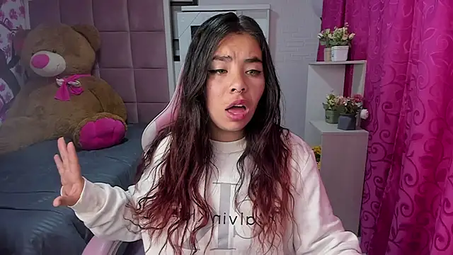 liany taylor online show from 02/15/26, 11:34