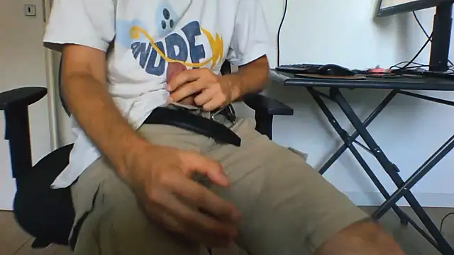 Snapshot of andre_italy chatting on 07/06/26, 03:36 andre italy online show from 07/06/26, 03:36