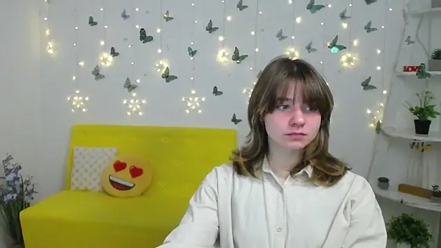 AnnaWest  online show from 03/04/26, 06:30